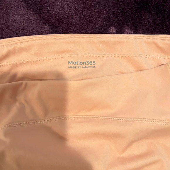 Fabletics motion 365 Women’s shorts size XL. - Picture 3 of 6